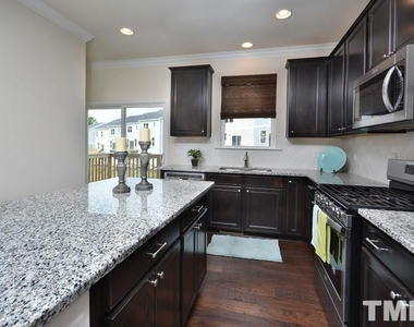 1108 Finch Court - Photo Thumbnail 10