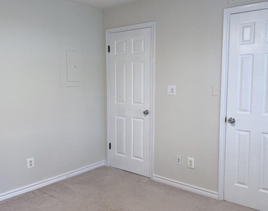3908 Penderview Drive - Photo Thumbnail 16