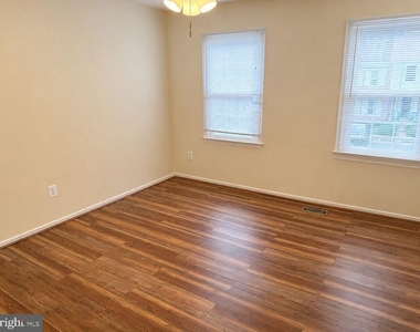 5530 Kendrick Lane - Photo Thumbnail 7