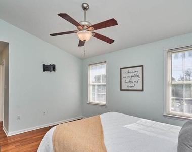 12827 Fair Briar Lane - Photo Thumbnail 9