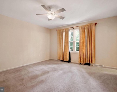 7620 Maritime Lane - Photo Thumbnail 13