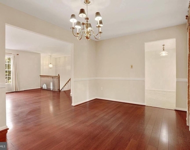 7620 Maritime Lane - Photo Thumbnail 6