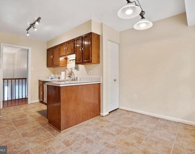 7620 Maritime Lane - Photo Thumbnail 7