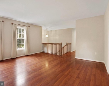 7620 Maritime Lane - Photo Thumbnail 4