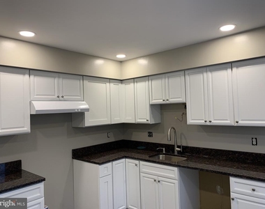 6327 Prince Way - Photo Thumbnail 2
