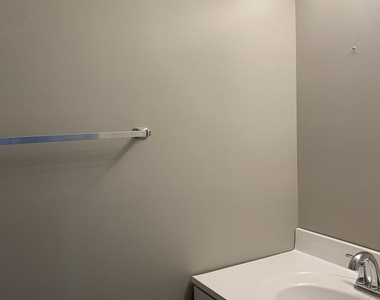 6327 Prince Way - Photo Thumbnail 5