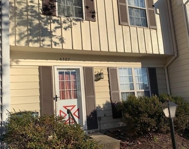 6327 Prince Way - Photo Thumbnail 1