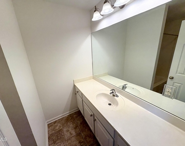 255 Plaza Drive - Photo Thumbnail 11