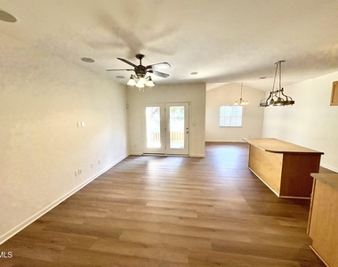 255 Plaza Drive - Photo Thumbnail 2