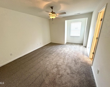 255 Plaza Drive - Photo Thumbnail 9