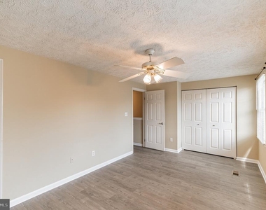 6302 Betsy Ross Court - Photo Thumbnail 18
