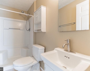 6302 Betsy Ross Court - Photo Thumbnail 20