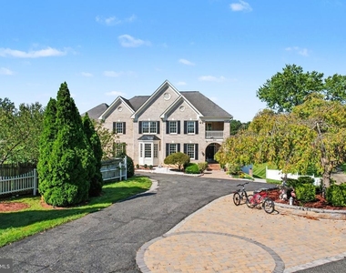 7020 Ordway Road - Photo Thumbnail 2