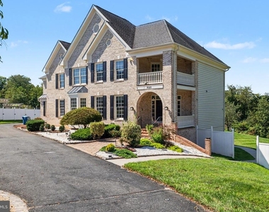 7020 Ordway Road - Photo Thumbnail 3
