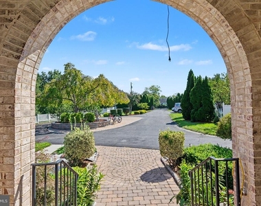 7020 Ordway Road - Photo Thumbnail 6