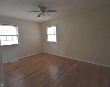 4401 Braeburn Drive - Photo Thumbnail 9