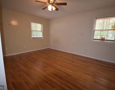 4401 Braeburn Drive - Photo Thumbnail 12