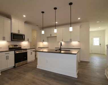 473 Autumn Rain Street - Photo Thumbnail 4