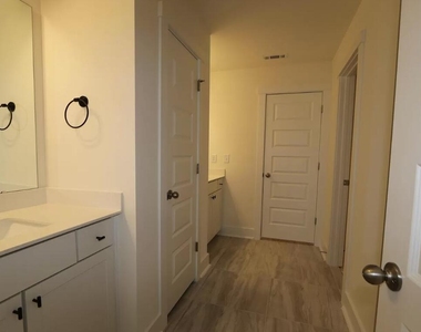 473 Autumn Rain Street - Photo Thumbnail 20