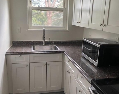 3045 Patrick Henry Drive - Photo Thumbnail 5