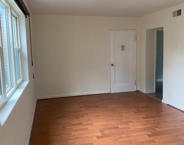 3045 Patrick Henry Drive - Photo Thumbnail 3