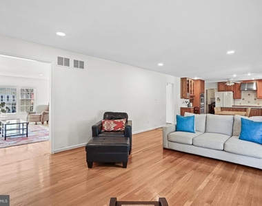 7730 Falstaff Road - Photo Thumbnail 22
