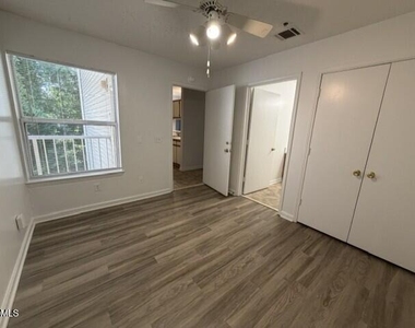 1521 Graduate Lane - Photo Thumbnail 7