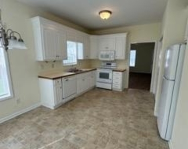 1239 Stoneridge Lane - Photo Thumbnail 7