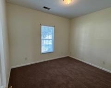 1239 Stoneridge Lane - Photo Thumbnail 11