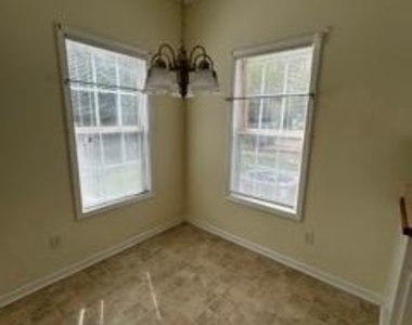1239 Stoneridge Lane - Photo Thumbnail 9