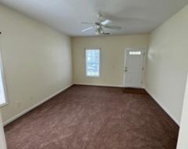 1239 Stoneridge Lane - Photo Thumbnail 3