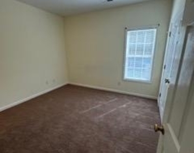 1239 Stoneridge Lane - Photo Thumbnail 14