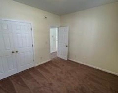 1239 Stoneridge Lane - Photo Thumbnail 10
