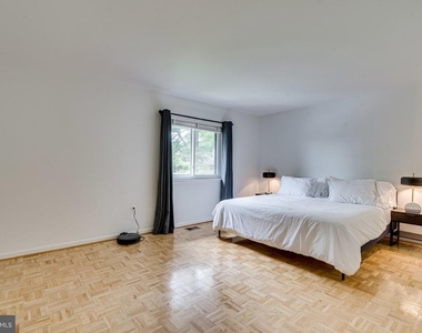 11016 Saffold Way - Photo Thumbnail 13