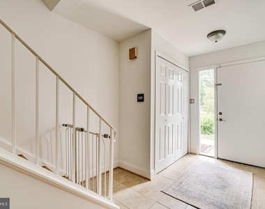 11016 Saffold Way - Photo Thumbnail 3