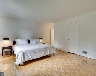 11016 Saffold Way - Photo Thumbnail 14