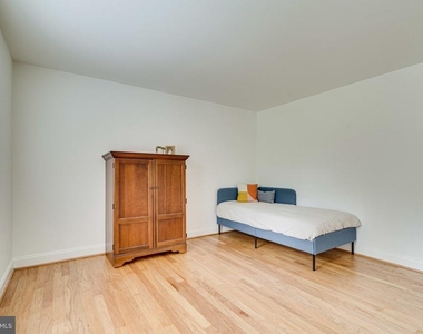 11016 Saffold Way - Photo Thumbnail 4