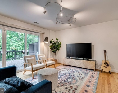 11016 Saffold Way - Photo Thumbnail 9