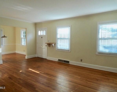 1618 Delaware Avenue - Photo Thumbnail 3