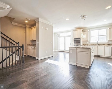 4304 Edosomwan Lane - Photo Thumbnail 11