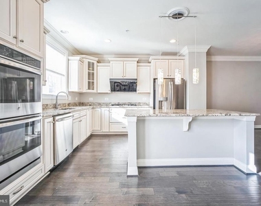 4304 Edosomwan Lane - Photo Thumbnail 10