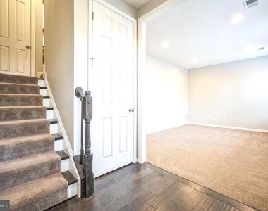 4304 Edosomwan Lane - Photo Thumbnail 5