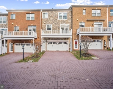 4304 Edosomwan Lane - Photo Thumbnail 2