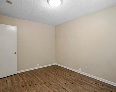 5302 Covey Court - Photo Thumbnail 13