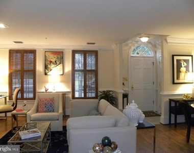 460 Union Street S - Photo Thumbnail 2