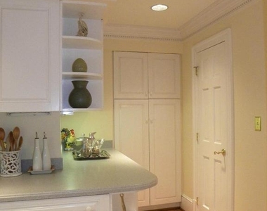 460 Union Street S - Photo Thumbnail 10