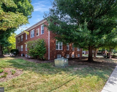 1800 Dewitt Avenue - Photo Thumbnail 3