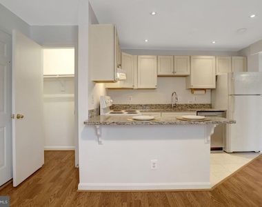 1800 Dewitt Avenue - Photo Thumbnail 8