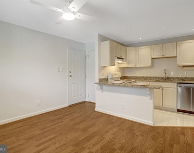 1800 Dewitt Avenue - Photo Thumbnail 6