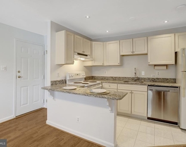 1800 Dewitt Avenue - Photo Thumbnail 9